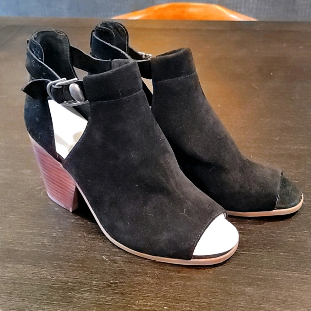 Black leather wedge Sole Society shoes